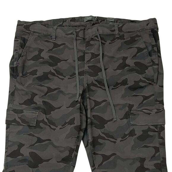 Torrid Cargo Camo Pants Womens 3 Regular Gray Feel The Fit Stretch Comfort - Picture 2 of 11